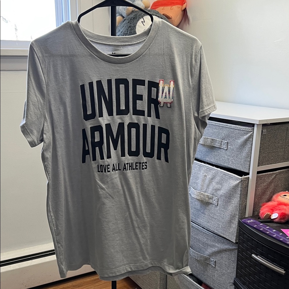 NWOT Under Armour Light Gray Pride Logo Tee with Black Text